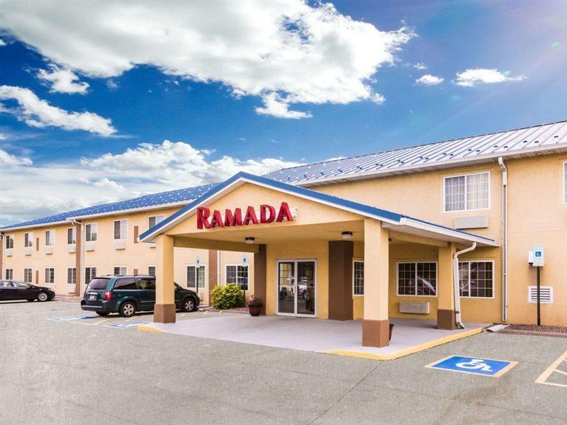 Ramada By Wyndham Сиукс Фолс Екстериор снимка